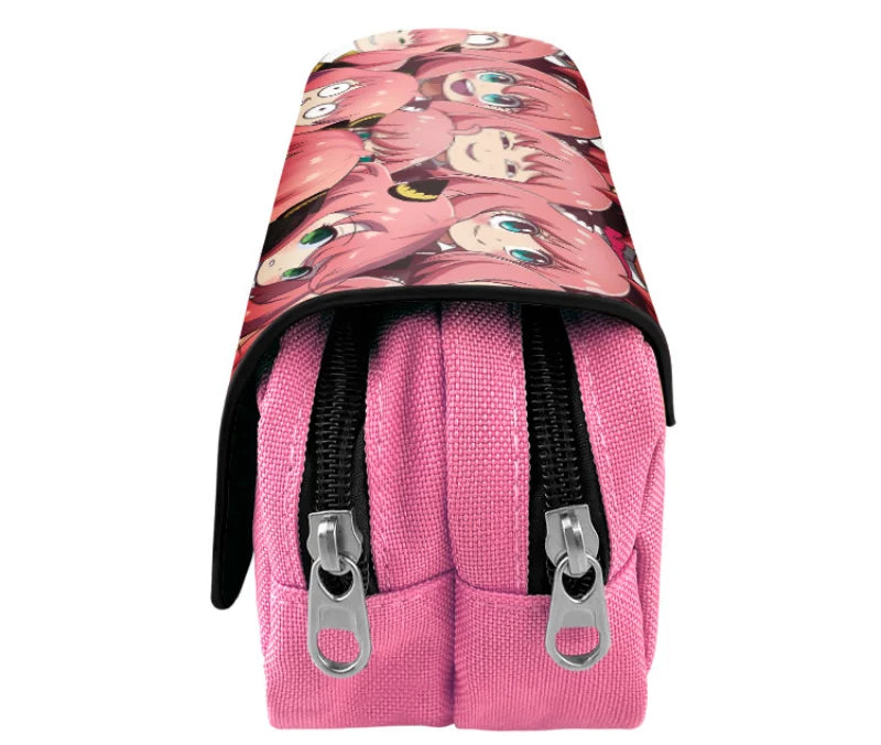Kit ESPÍA×FAMILIAR | Estuche grande inspirado en Spy x Family, perfecto para guardar material escolar y maquillaje. Diseñado para estudiantes y fanáticos del anime, este estuche kawaii es un gran regalo práctico y elegante.