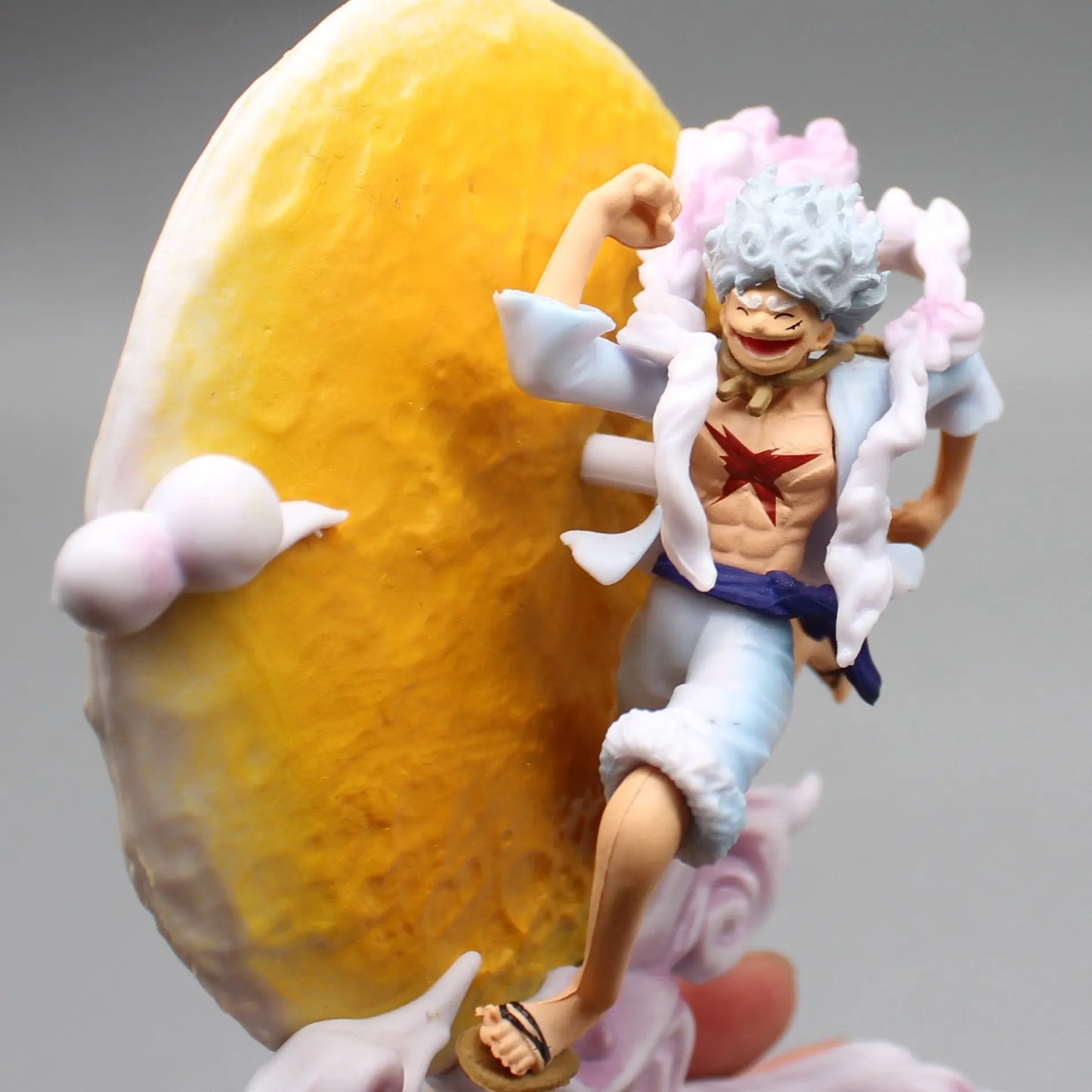 16cm One Piece Night Light | Luffy Nika Gear 5 Lamp, perfect for decorating a room while bringing a touch of adventure. An ideal gift for fans of the Luffy universe! 