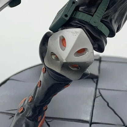 Figura My Hero Academia de 15 cm | Revive la intensidad de My Hero Academia con esta figura de Bakugo Katsuki en versión Batalla. Fabricado en PVC, es ideal para colecciones y fans del universo.