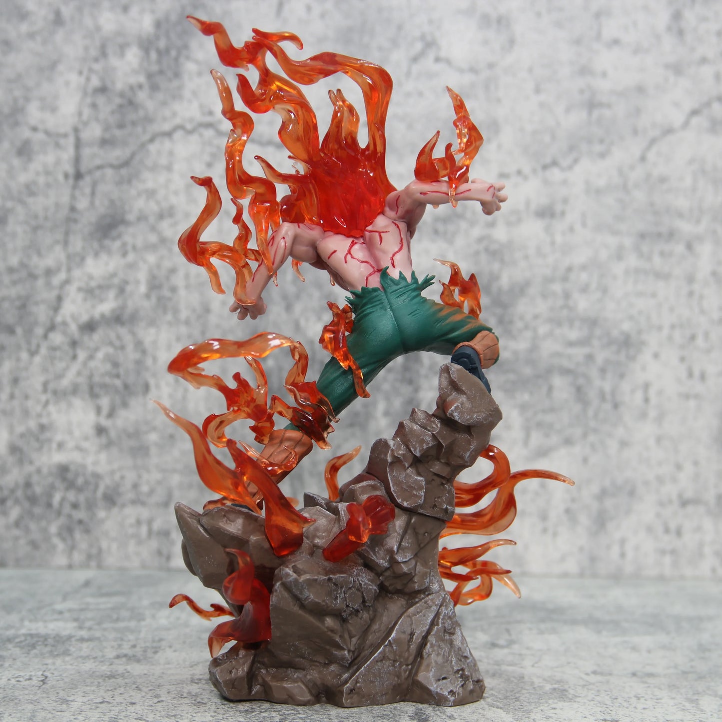 25cm Figurine Naruto  | Cette figurine de Gai Maito est équipée d'un éclairage lumineux, ajoutant une touche dynamique à votre collection. Cadeau idéal pour les fans de Naruto