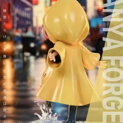 Figura ESPÍA×FAMILIAR de 13cm | Figura que representa a Anya Forger con ropa de lluvia, de estilo kawaii. Ideal para los fanáticos de SPY×FAMILY, esta linda figura es perfecta para coleccionistas, niños o como regalo único. 