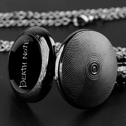 Montre à quartz avec design de Death Note sous un dôme en verre. Parfait comme pendentif sur chaîne, idéal comme cadeau pour les fans de Death Note