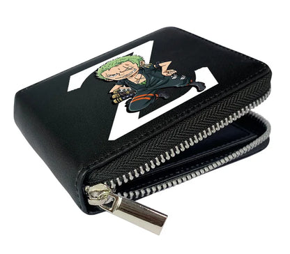 Cartera de cuero con cremallera de una pieza de 12 * 10 cm. Esta billetera de cuero presenta las iniciales de personajes icónicos de One Piece, combinando estilo y funcionalidad. 