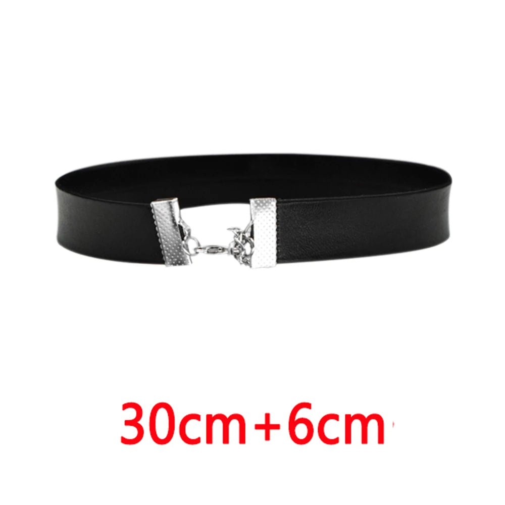 Set de cosplay Ayase Momo de Dan Da Dan. Longues boucles d'oreilles et colliers. Idéal pour les conventions, les fêtes d'Halloween ou les spectacles