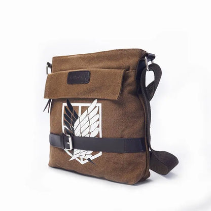 Attack on Titan Large Capacity Crossbody Bag | Show off your passion for Attack on Titan with this retro crossbody bag. Designed to be simple and versatile, this bag offers a large storage capacity, ideal for everyday use 