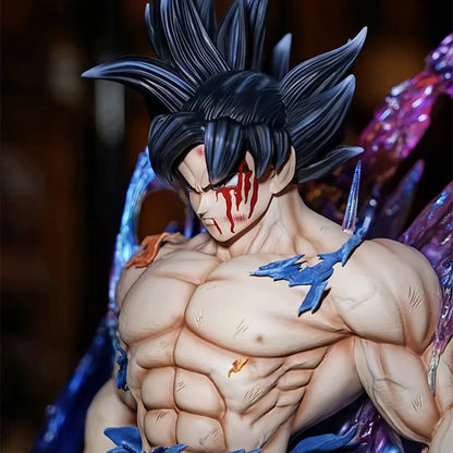 23cm Figurine Dragon Ball | Ultra Instinct Son Goku équipée d'un éclairage, offrant un effet spectaculaire. Un modèle collector parfait pour la décoration ou comme cadeau pour les fans de Dragon Ball