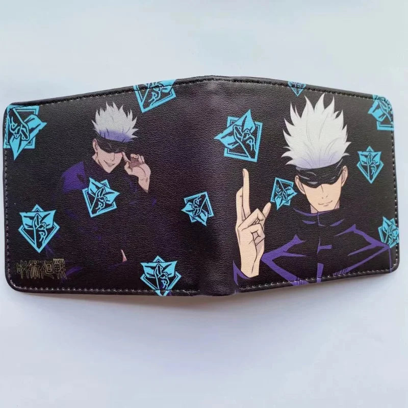 Cartera Jujutsu Kaisen de 11,5x9 cm | La billetera plegable perfecta para los fanáticos, este modelo plegable ofrece compartimentos para tarjetas bancarias, documentos de identidad y monedas. Ideal para uso diario o como accesorio de cosplay. 