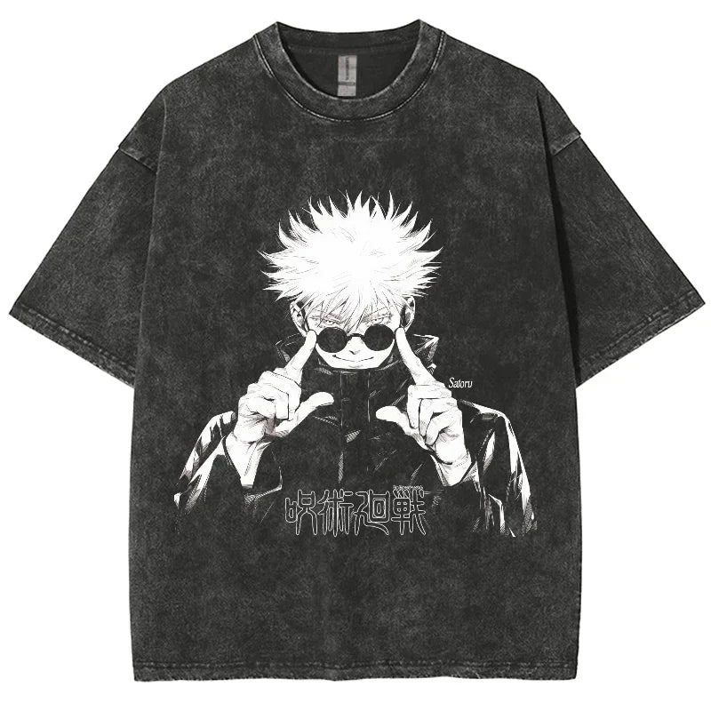 Jujutsu Kaisen washed cotton t-shirt, inspired by Harajuku style. This retro and unisex top is perfect for anime fans and to add a unique touch to your clothing style. 