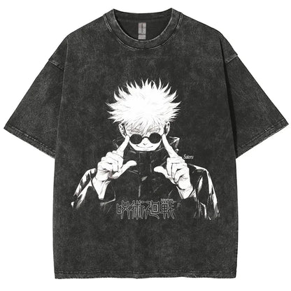 Jujutsu Kaisen washed cotton t-shirt, inspired by Harajuku style. This retro and unisex top is perfect for anime fans and to add a unique touch to your clothing style. 