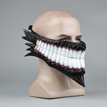 Máscara de miedo inspirada en el personaje Okarun de Dan Da Dan. Perfecto para Halloween, disfraces o eventos de cosplay. ¡Tamaño adulto, ideal para completar tu disfraz e impresionar a los fans del anime!