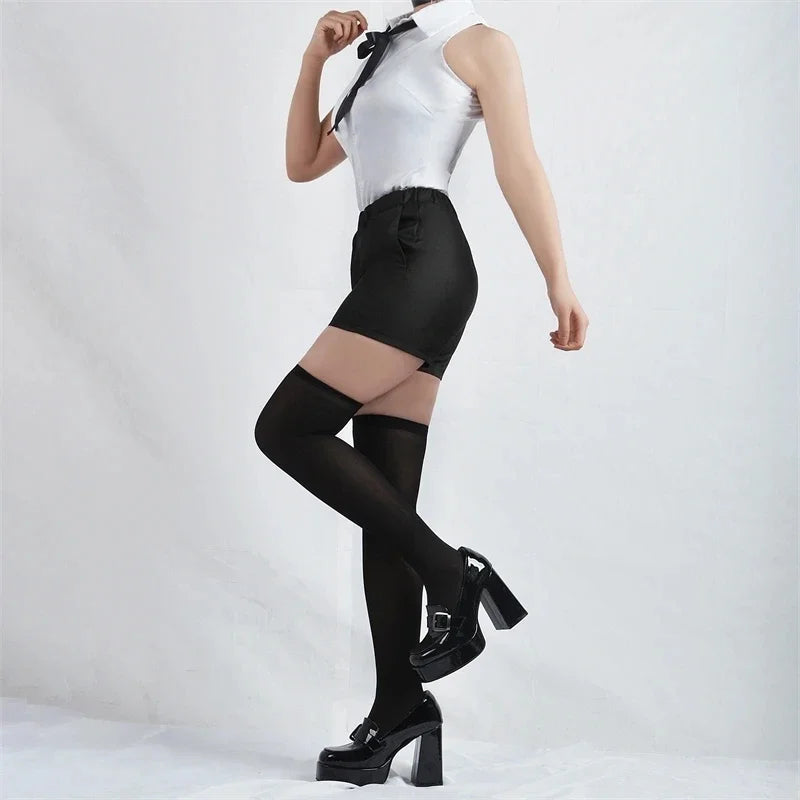 Cosplay Chainsaw Man | Tenue complète de cosplay inspirée de Reze, comprenant une chemise, une cravate courte et une perruque. Parfait pour Halloween, événements cosplay ou fans de l'anime. Style fidèle et détaillé pour une immersion totale