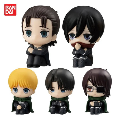 Figuras de Ataque a los Titanes | Figuras originales de BANDAI Attack on Titan de la serie Final Waiting. Descubre a Eren, Mikasa, Armin, Levi y Hansi como minifiguras de Gashapon, perfectas para completar tu colección o para regalar. 