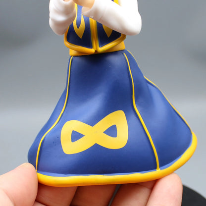 18cm Figurine HUNTER X HUNTER | Modèle de collection représentant Kurapika Kuruta, membre emblématique des protagonistes dans HUNTERxHUNTER. Cette figurine est parfaite pour décorer un bureau ou offrir comme cadeau d'anniversaire