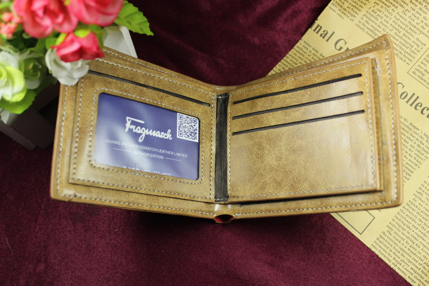 12*10cm | Cartera de piel Naruto de alta calidad, con los logos icónicos de la serie. Un accesorio elegante y funcional para los fanáticos del anime. 
