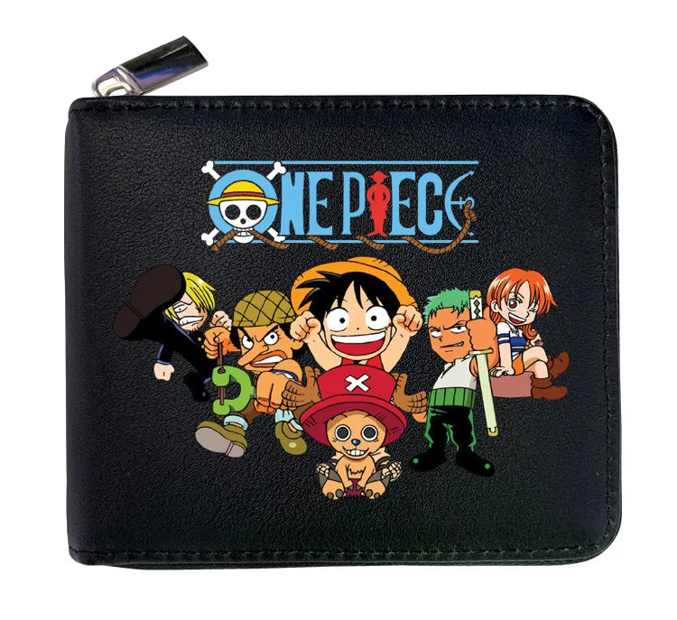 Cartera de cuero con cremallera de una pieza de 12 * 10 cm. Esta billetera de cuero presenta las iniciales de personajes icónicos de One Piece, combinando estilo y funcionalidad. 