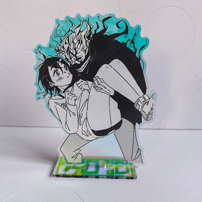 Añade un toque de anime a tu vida cotidiana con estos llaveros acrílicos de Dan Da Dan. Diseñado con detalles en láser, también puede servir como soporte decorativo o adorno para tus bolsos. Ideal para fans, es perfecto como regalo.