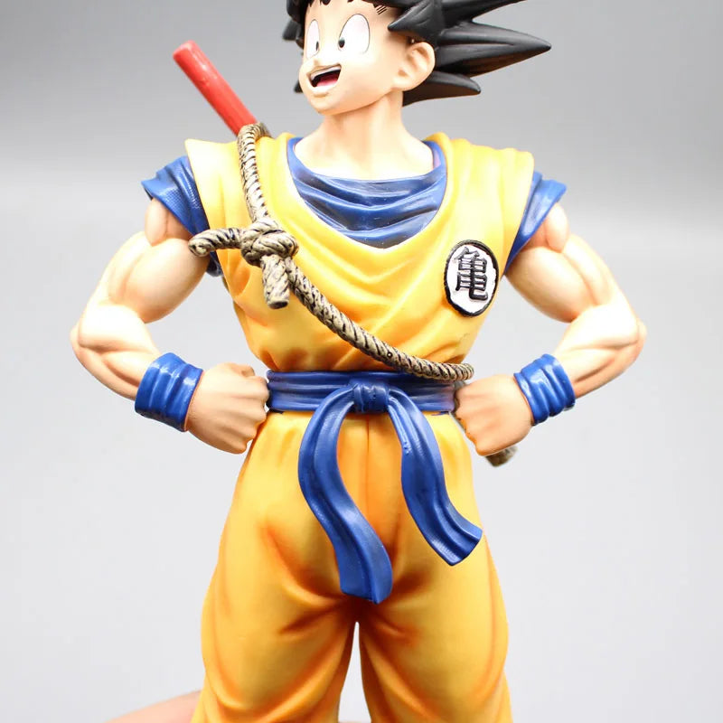 Figurine de Collection Dragon Ball | Son Goku : Modèle en position debout représentant Goku avec son baton magique. Une pièce parfaite pour les fans d'Anime, idéale comme objet de collection