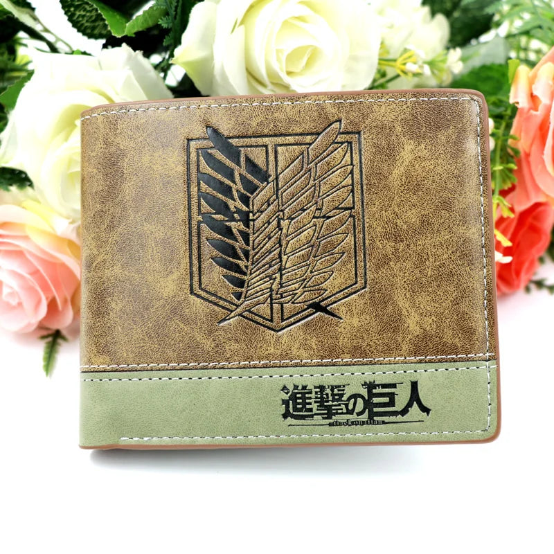 12*10cm | Cartera de piel Attack on Titan de alta calidad, con el icónico logo de la serie. Un accesorio elegante y funcional para los fanáticos del anime. 