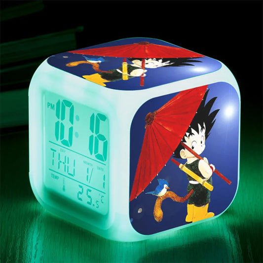 DRAGON BALL alarm clock with multi-color lighting. Ideal for fans of the anime, this alarm clock combines style and functionality with light animations. A perfect gift to brighten up mornings! 