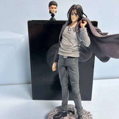 Figura de edición limitada Attack on Titan de 30 cm | Figura de acción que representa a Eren Jaeger disfrazado. Este modelo ofrece un cabezal intercambiable para variar expresiones. Ideal para coleccionistas y aficionados. 