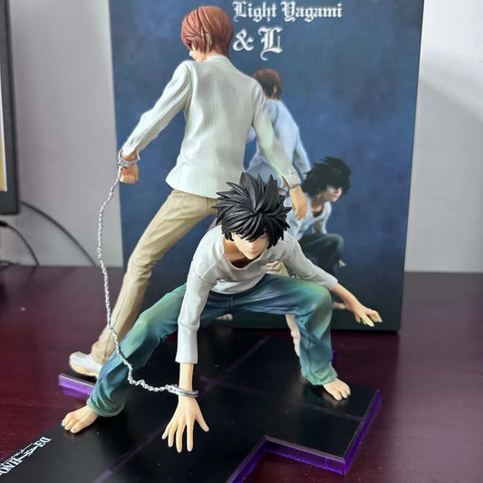 Figura de Death Note de 12-24 cm | Figuras de colección que representan a Light Yagami y L Lawliet de Death Note. Estos modelos de PVC son ideales para los fans del anime. Perfecto como decoración de habitaciones o regalo para niños y coleccionistas.