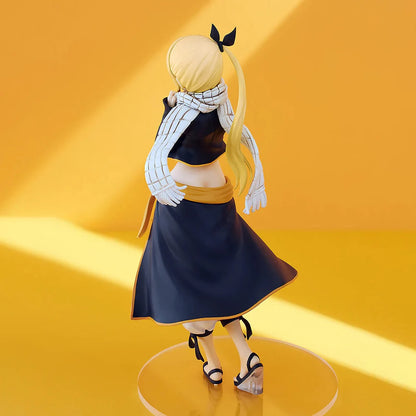 Figura BANDAI Fairy Tail de 22cm | Figura original de Lucy Heartfilia con el traje de Natsu. Modelo de edición limitada con detalles precisos y mano de obra fina, ideal para coleccionistas y fanáticos del anime.