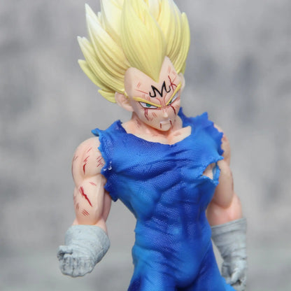 20cm Figurine Dragon Ball | Majin Vegeta Super Saiyan. Ajoutez cette pièce emblématique à votre collection ou offrez-la en cadeau à un passionné de Dragon Ball !