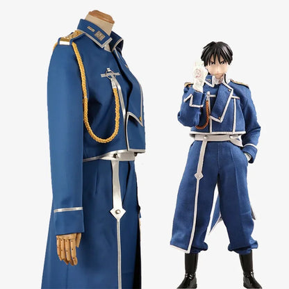 Uniforme militar completo de Roy Mustang con chaqueta, pantalón y delantal. Perfecto para cosplay o eventos.