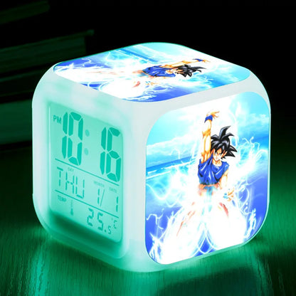 DRAGON BALL alarm clock with multi-color lighting. Ideal for fans of the anime, this alarm clock combines style and functionality with light animations. A perfect gift to brighten up mornings! 