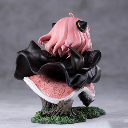 Figura ESPÍA×FAMILIAR de 12cm | Figura de coleccionista de edición limitada que representa a Anya Forger con traje de cosplay de Kamado Nezuko. Esta figura adorable y única es perfecta para coleccionistas y fanáticos del anime.
