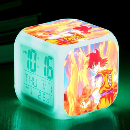 DRAGON BALL alarm clock with multi-color lighting. Ideal for fans of the anime, this alarm clock combines style and functionality with light animations. A perfect gift to brighten up mornings! 