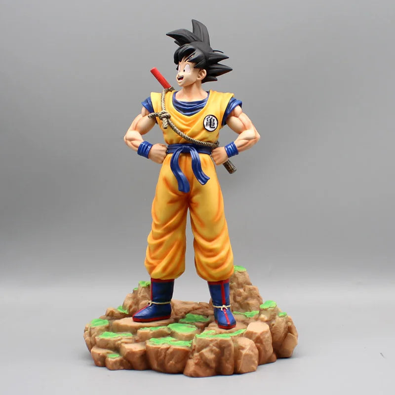 Figurine de Collection Dragon Ball | Son Goku : Modèle en position debout représentant Goku avec son baton magique. Une pièce parfaite pour les fans d'Anime, idéale comme objet de collection
