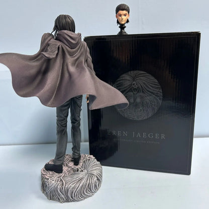 Figura de edición limitada Attack on Titan de 30 cm | Figura de acción que representa a Eren Jaeger disfrazado. Este modelo ofrece un cabezal intercambiable para variar expresiones. Ideal para coleccionistas y aficionados. 