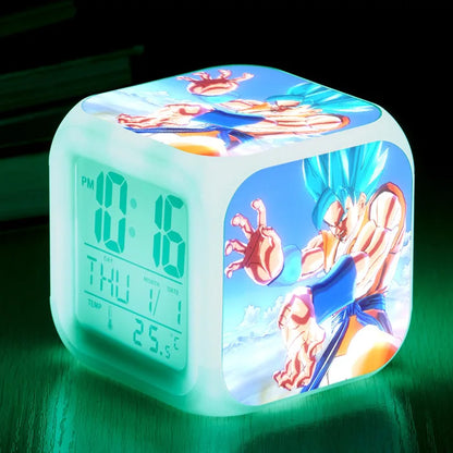 DRAGON BALL alarm clock with multi-color lighting. Ideal for fans of the anime, this alarm clock combines style and functionality with light animations. A perfect gift to brighten up mornings! 