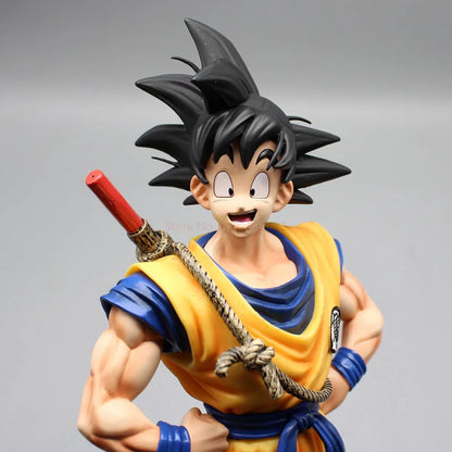 Figurine de Collection Dragon Ball | Son Goku : Modèle en position debout représentant Goku avec son baton magique. Une pièce parfaite pour les fans d'Anime, idéale comme objet de collection