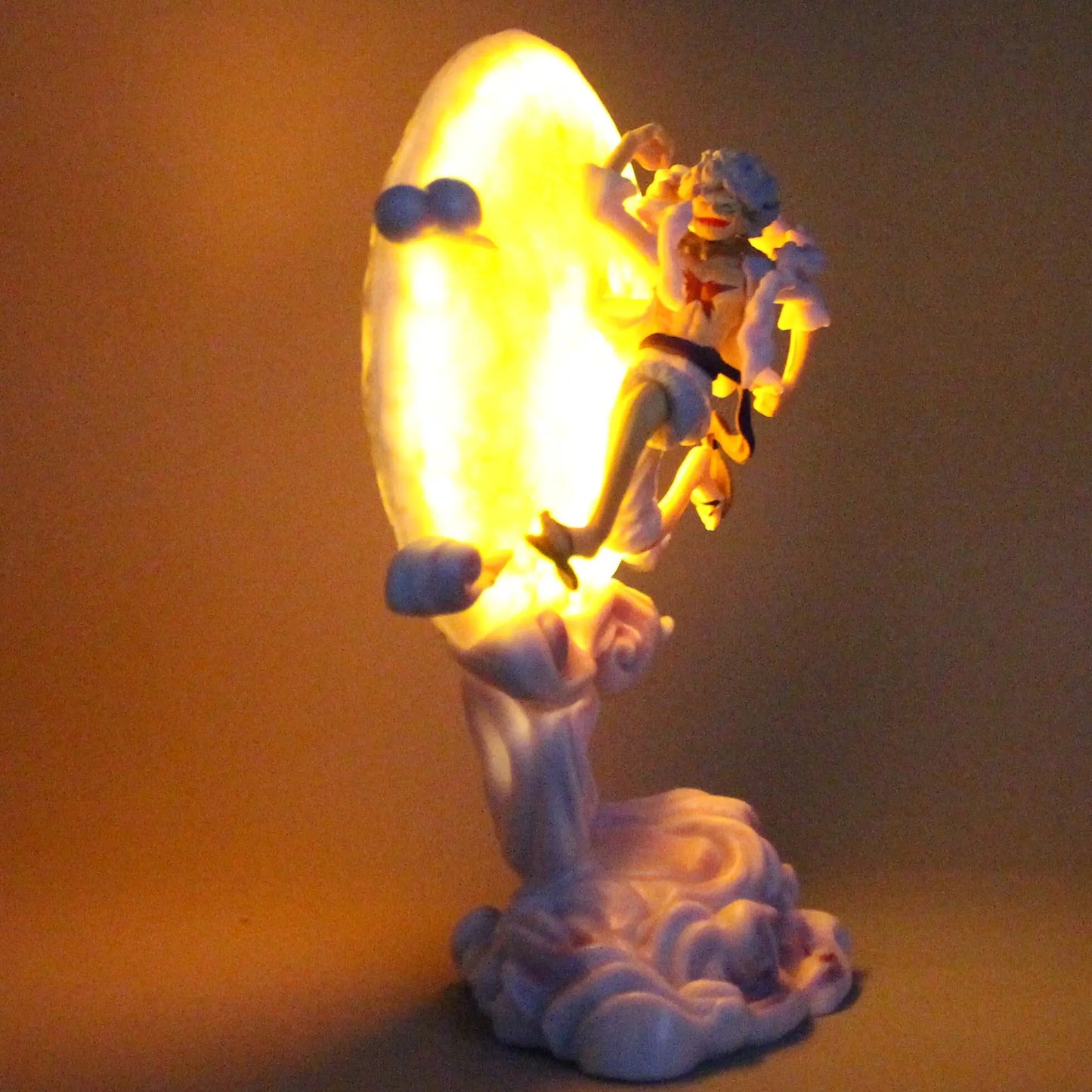 16cm One Piece Night Light | Luffy Nika Gear 5 Lamp, perfect for decorating a room while bringing a touch of adventure. An ideal gift for fans of the Luffy universe! 