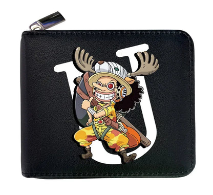 Cartera de cuero con cremallera de una pieza de 12 * 10 cm. Esta billetera de cuero presenta las iniciales de personajes icónicos de One Piece, combinando estilo y funcionalidad. 