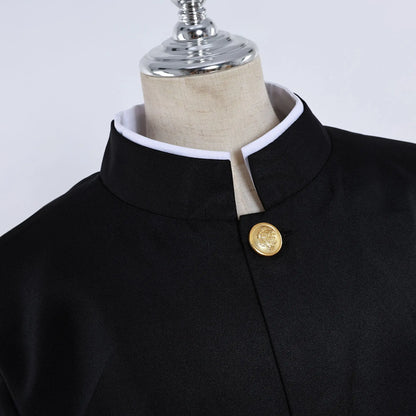 Adopta el auténtico estilo Dan Da Dan con estos uniformes de cosplay inspirados en los trajes de Aira Shiratori y Okarun. Perfecto para convenciones, sesiones de fotos o eventos de cosplay.