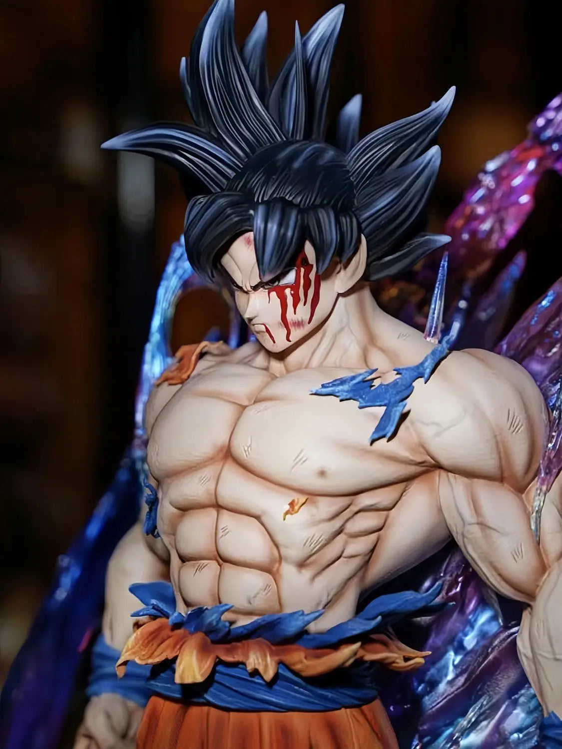 23cm Figurine Dragon Ball | Ultra Instinct Son Goku équipée d'un éclairage, offrant un effet spectaculaire. Un modèle collector parfait pour la décoration ou comme cadeau pour les fans de Dragon Ball