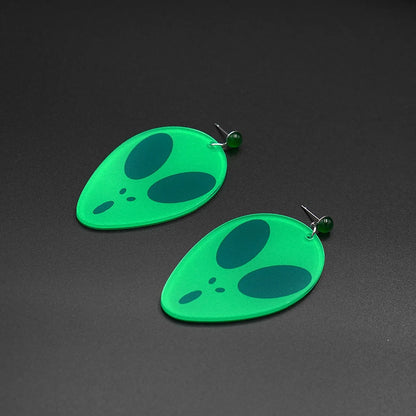 Set de cosplay Ayase Momo de Dan Da Dan. Longues boucles d'oreilles et colliers. Idéal pour les conventions, les fêtes d'Halloween ou les spectacles