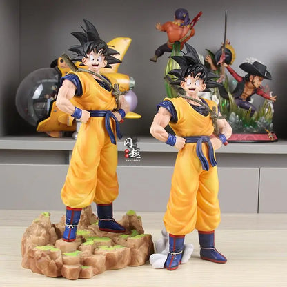 Figurine de Collection Dragon Ball | Son Goku : Modèle en position debout représentant Goku avec son baton magique. Une pièce parfaite pour les fans d'Anime, idéale comme objet de collection