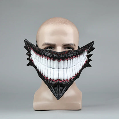Máscara de miedo inspirada en el personaje Okarun de Dan Da Dan. Perfecto para Halloween, disfraces o eventos de cosplay. ¡Tamaño adulto, ideal para completar tu disfraz e impresionar a los fans del anime!