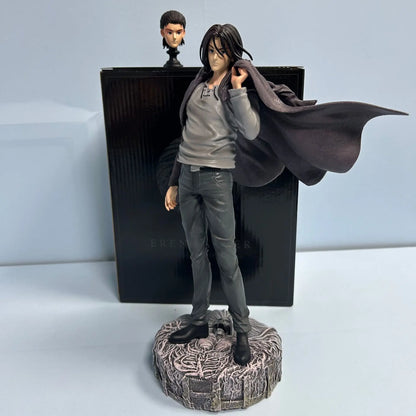 Figura de edición limitada Attack on Titan de 30 cm | Figura de acción que representa a Eren Jaeger disfrazado. Este modelo ofrece un cabezal intercambiable para variar expresiones. Ideal para coleccionistas y aficionados. 