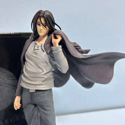 Figura de edición limitada Attack on Titan de 30 cm | Figura de acción que representa a Eren Jaeger disfrazado. Este modelo ofrece un cabezal intercambiable para variar expresiones. Ideal para coleccionistas y aficionados. 