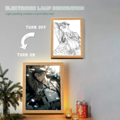 Marco de luz LED USB 23X17cm Ataque a los Titanes | Añade un toque de ambiente a tu habitación con este marco de luz LED Attack on Titan. Perfecto para los fans, este arte mural crea una atmósfera inmersiva y es un regalo ideal. 